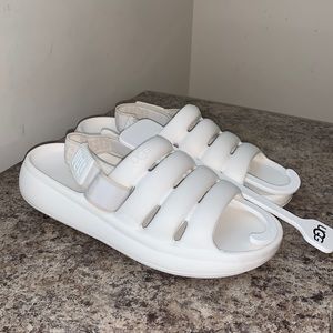 White Summer Ugg Sandals / Slides
